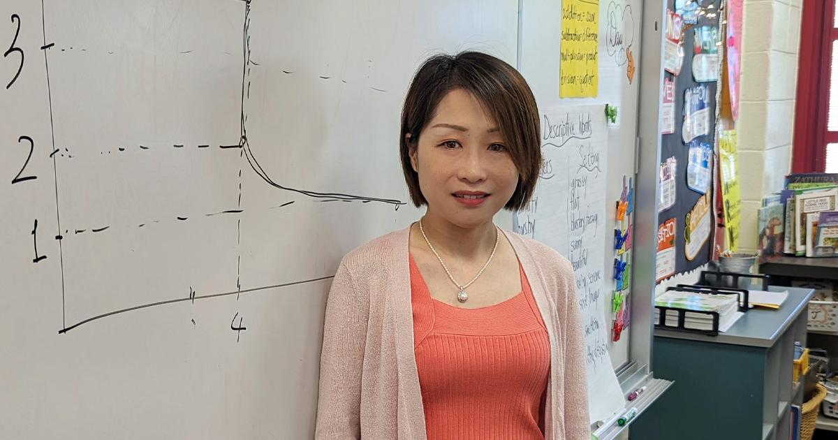 Evelyn Li  shares her passion for data-driven thinking by visiting a grade-school classroom as a guest instructor on basic economic concepts."